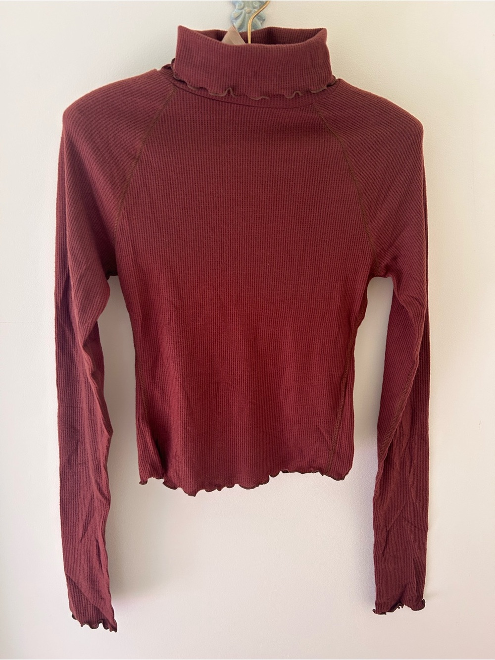 Out From Under Burgundy/Brown Waffle Knit Turtleneck 
Size: Small
NWOT